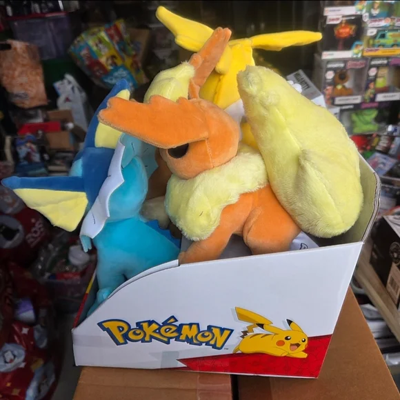 Pokémon Eevee Evolution 2024 4-Pack Plushes Set 7"-8". Brand New. - Picture 4 of 7